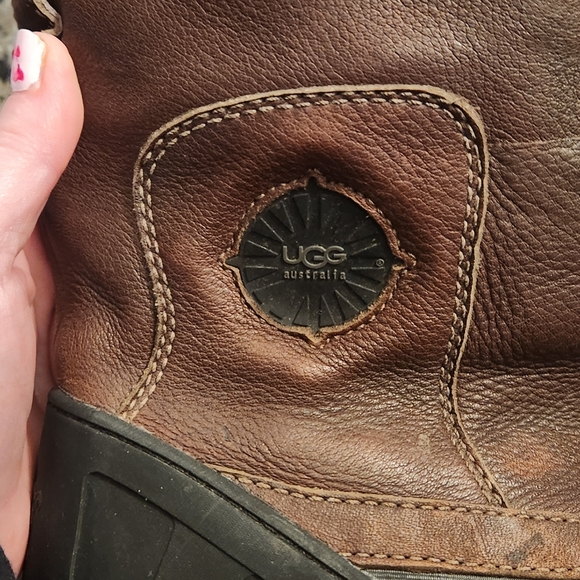 Ugg Brantling size 8 waterproof.  Vibram Sole - Picture 8 of 9